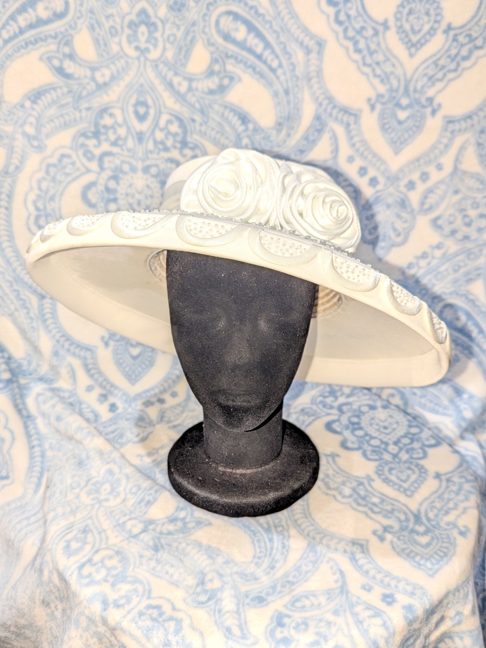 Elegant White Women's Wide-Brim Floral Hat